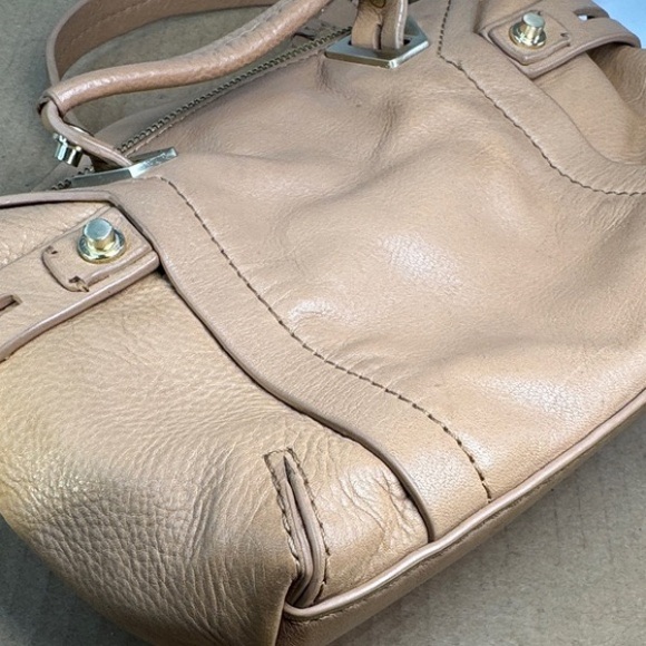 Elegant Tan Leather Handbag